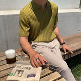 Polo pour hommes avec motif structural et patte de boutonnage