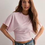 T-shirt court pour femmes avec manches chauve-souris